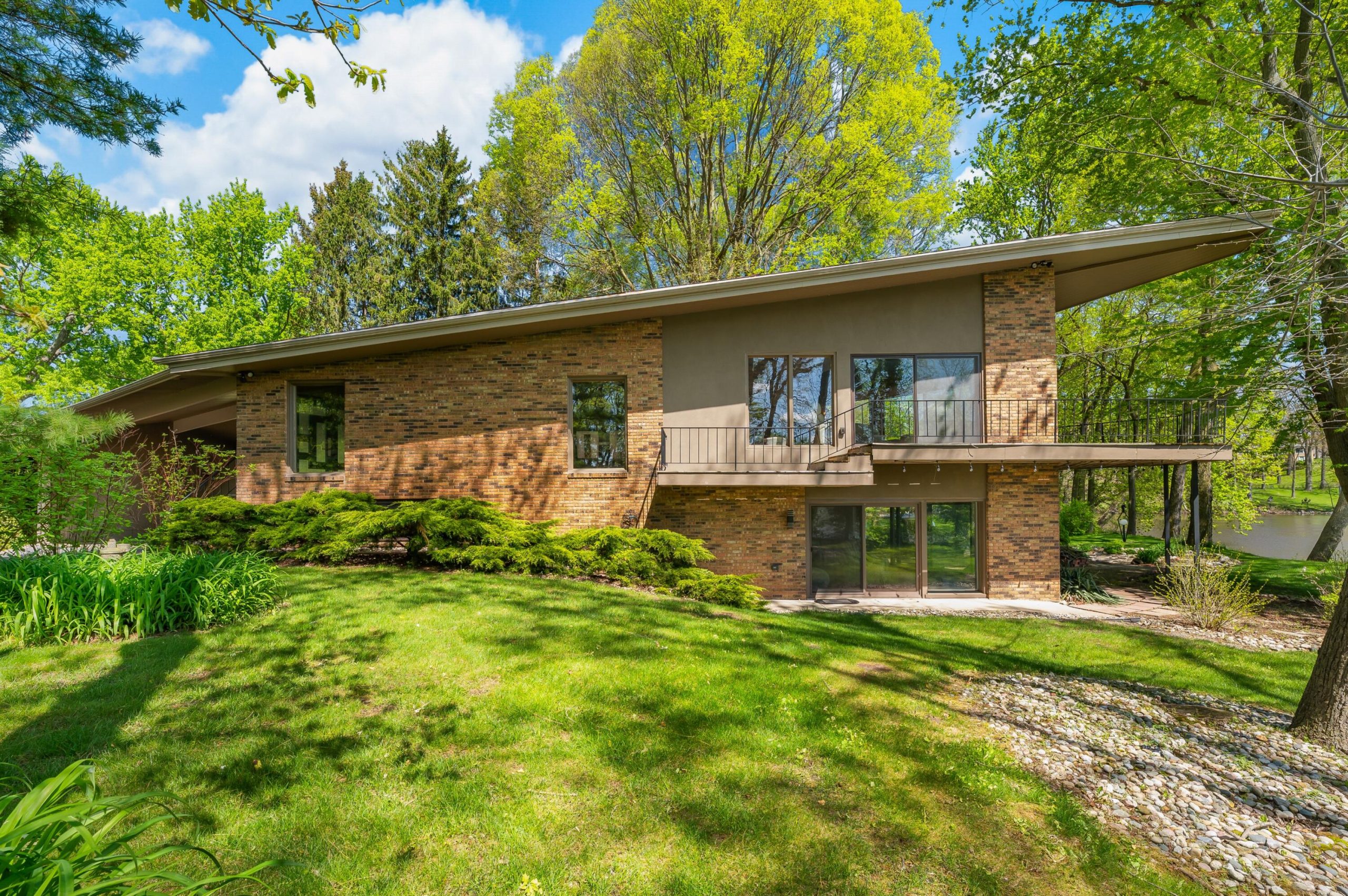 2135 Derfla Drive