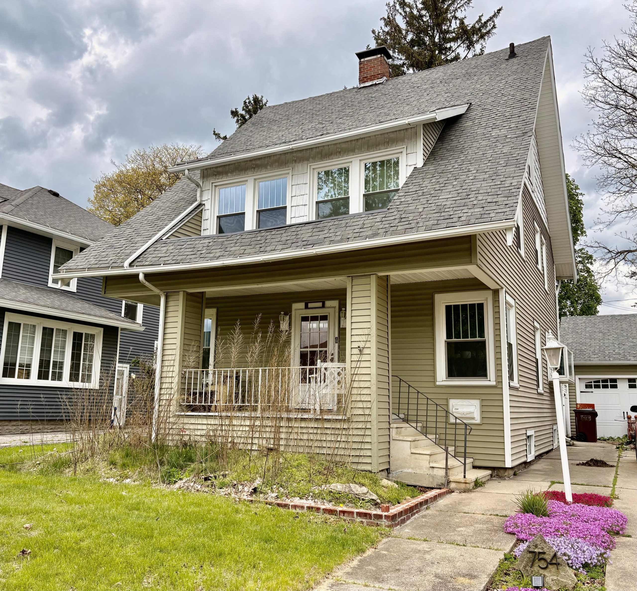 754 Oakridge Drive