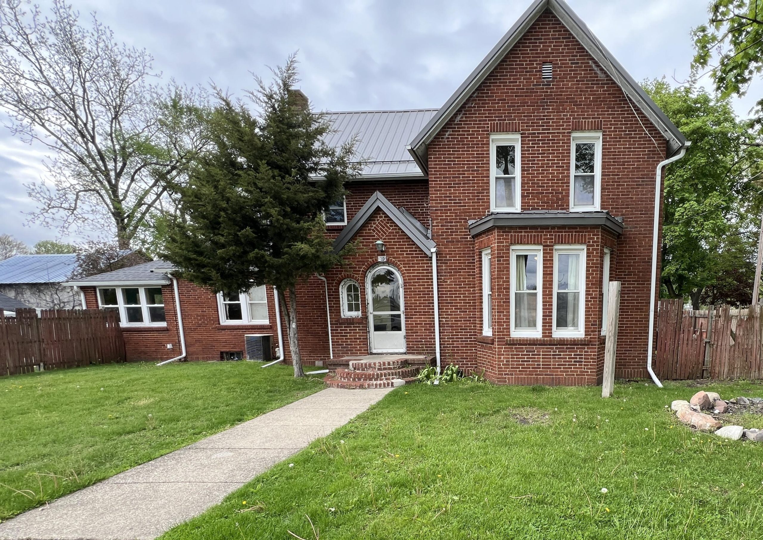 400 W Peck Avenue