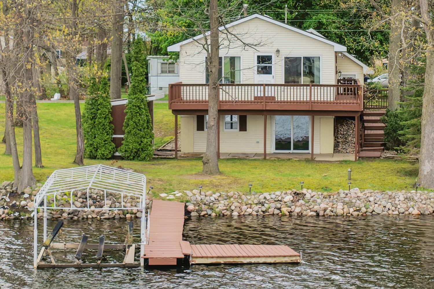 59036 Lakeshore Drive