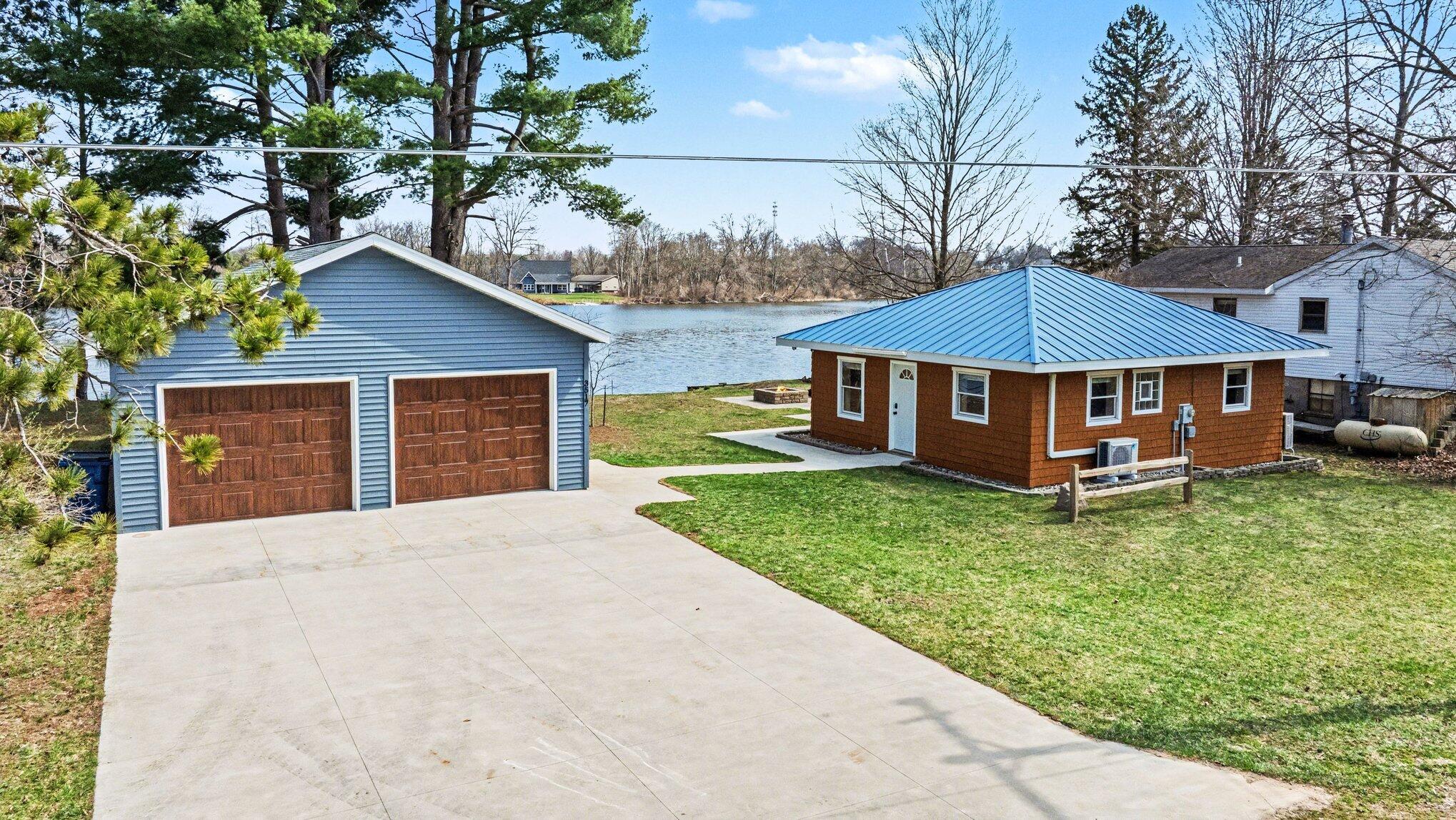 3517 Lake Allegan Drive
