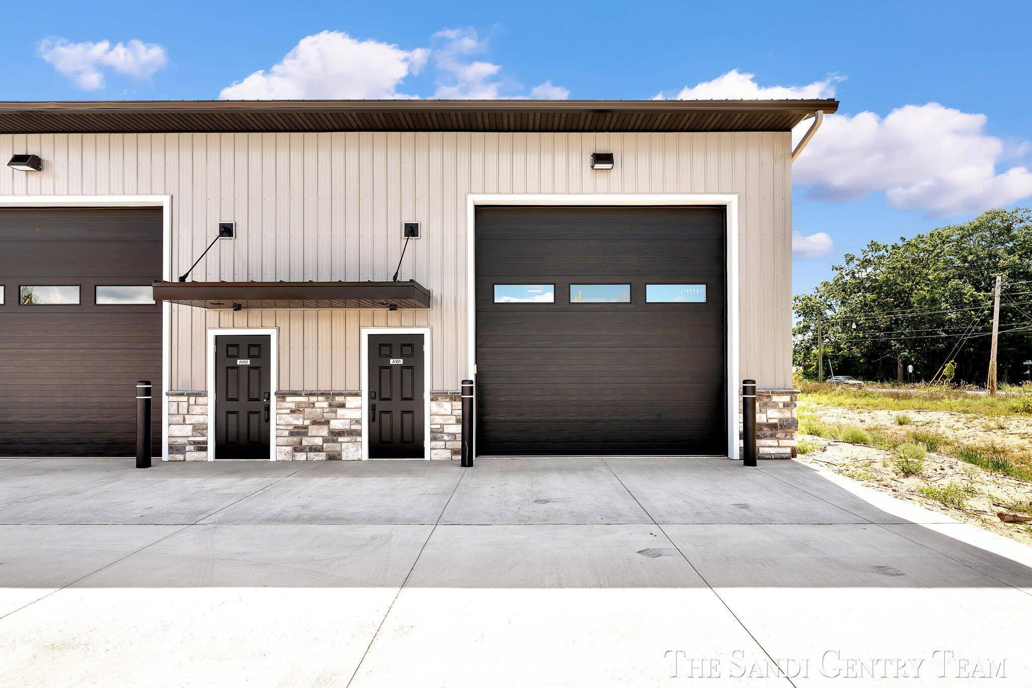 2695 Hein Road Unit: B102