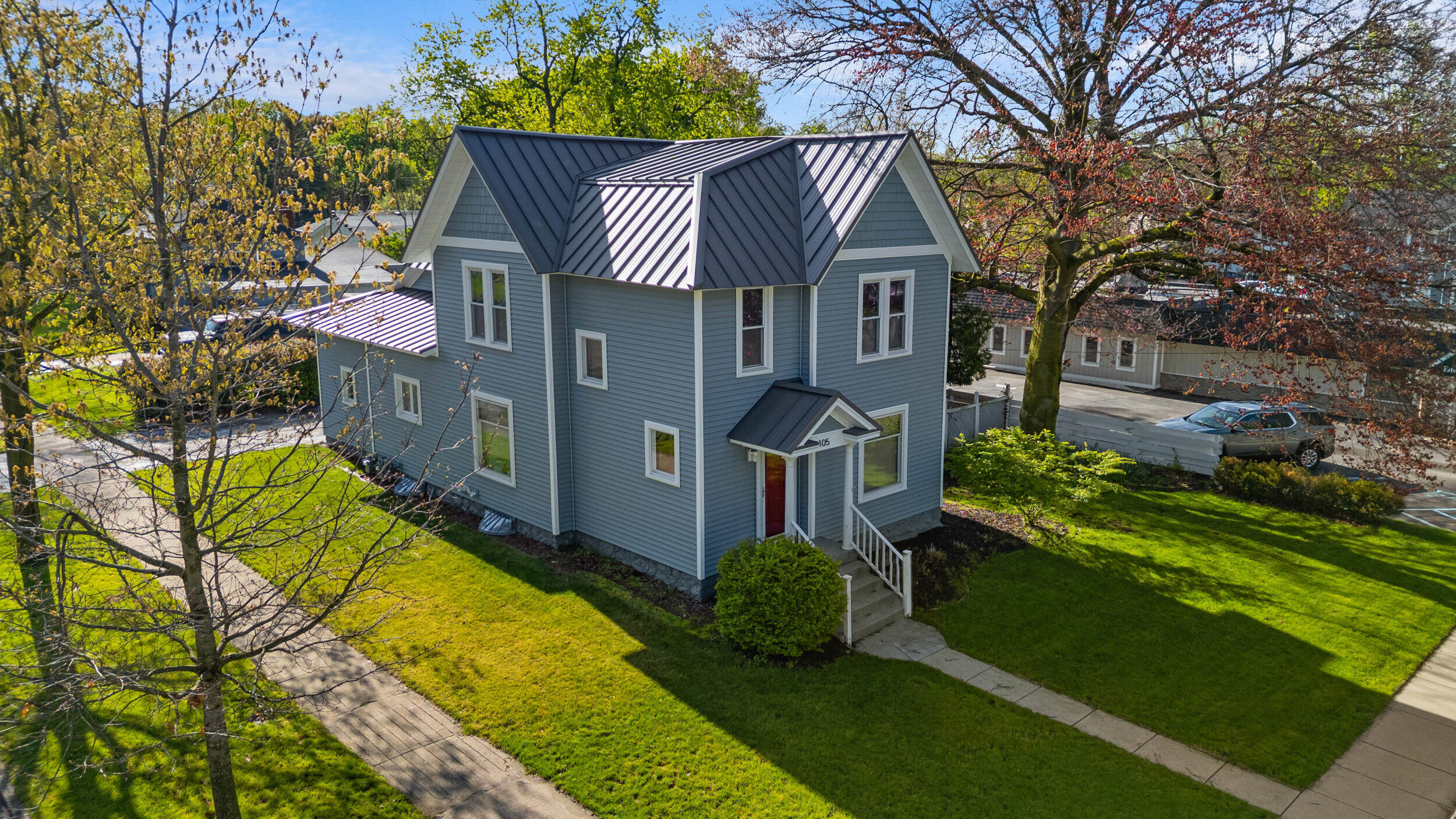 105 Hillsdale Street