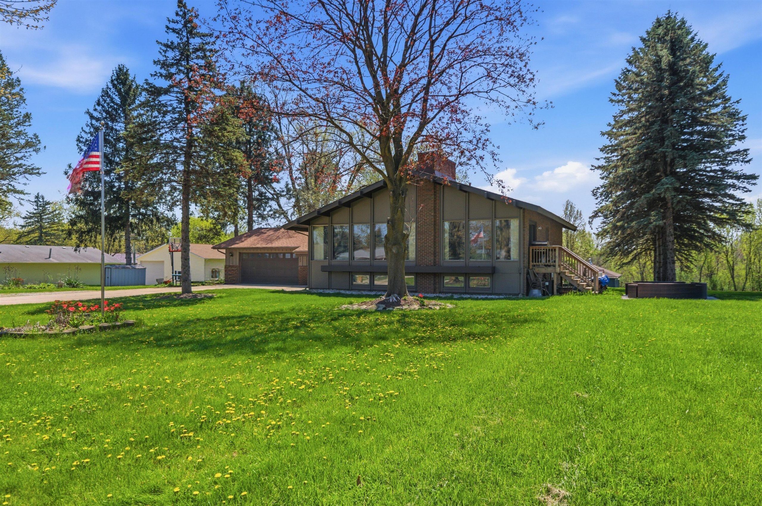 3942 Stark Lane