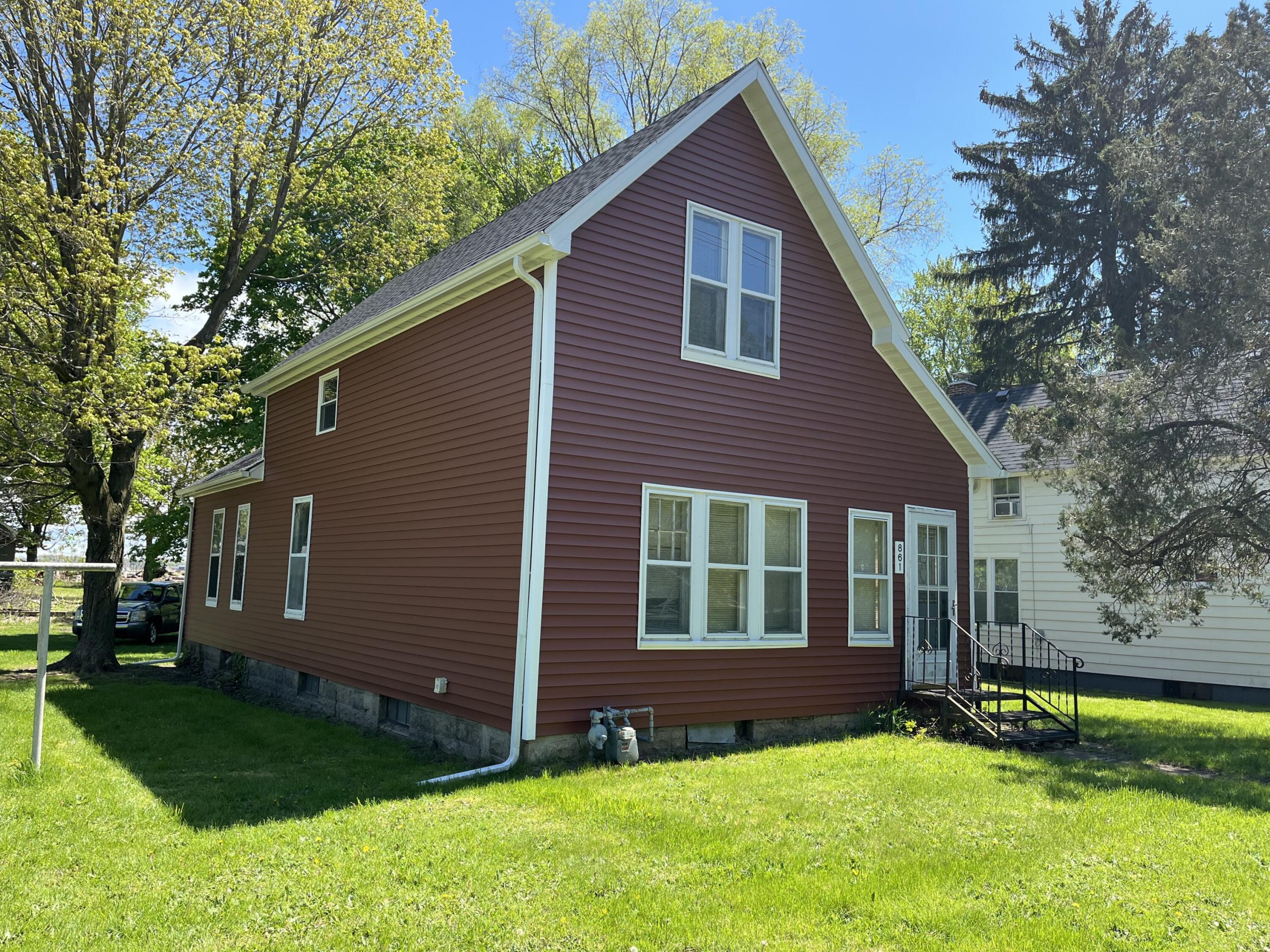 861 Paw Paw Avenue