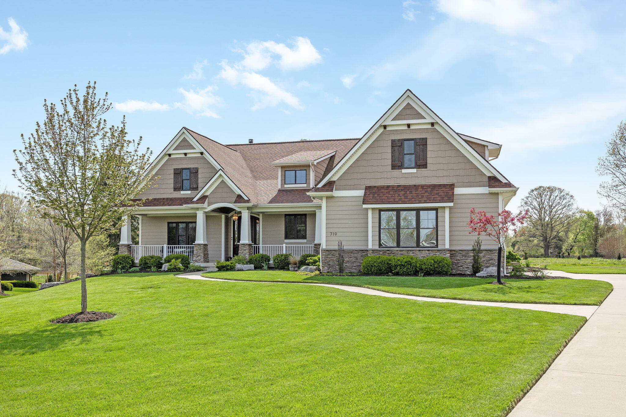 719 Golfview Drive