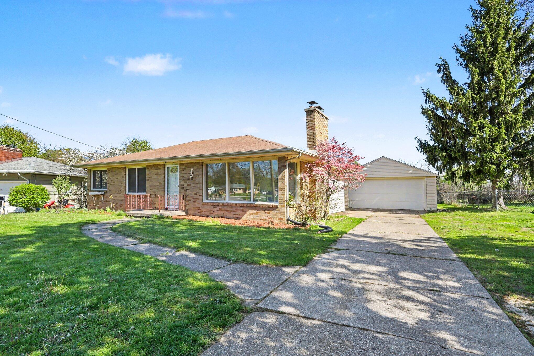1411 Meadowlane Drive SE