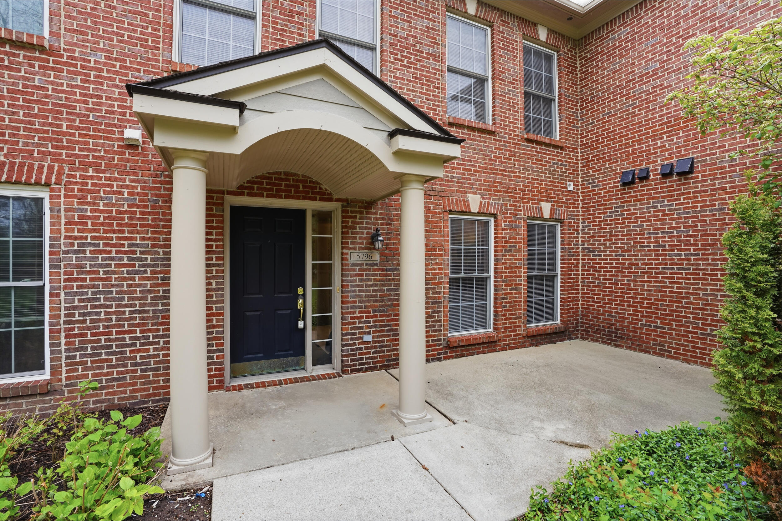 5796 Hampshire Lane