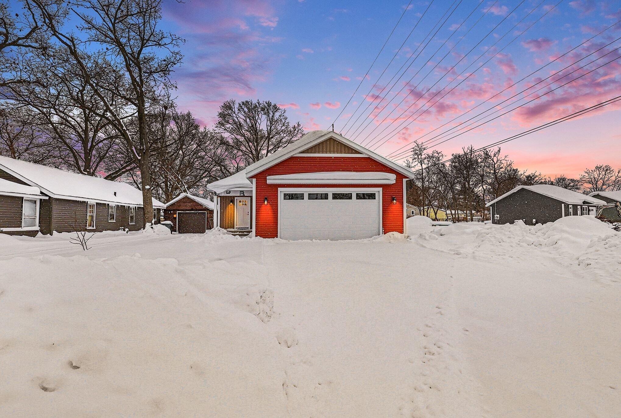 907 Orchard Avenue