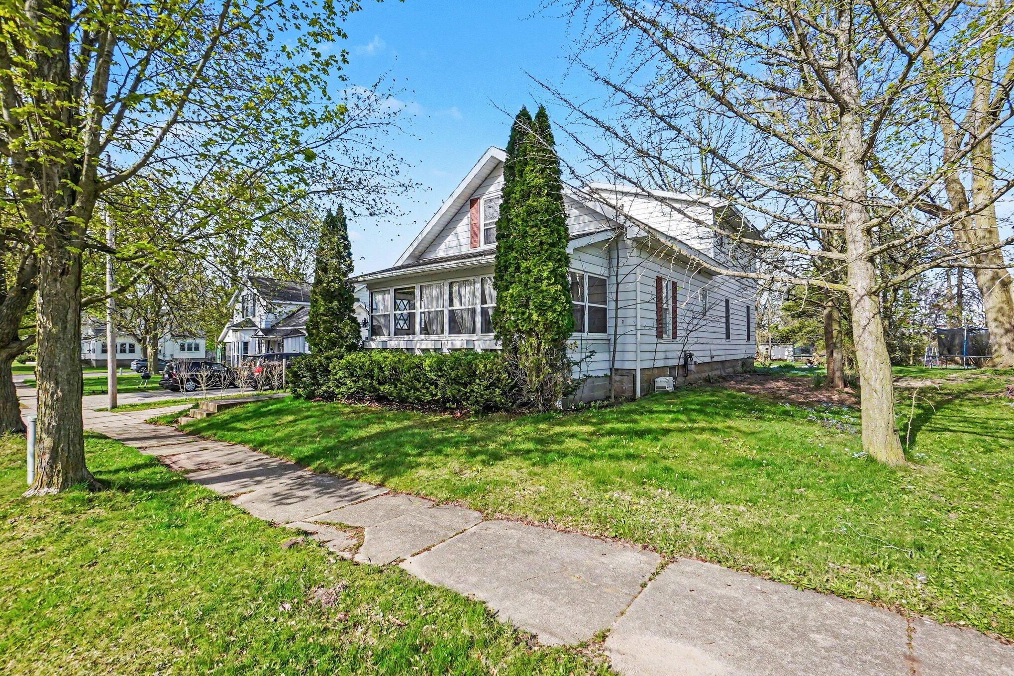 215 N Division Avenue