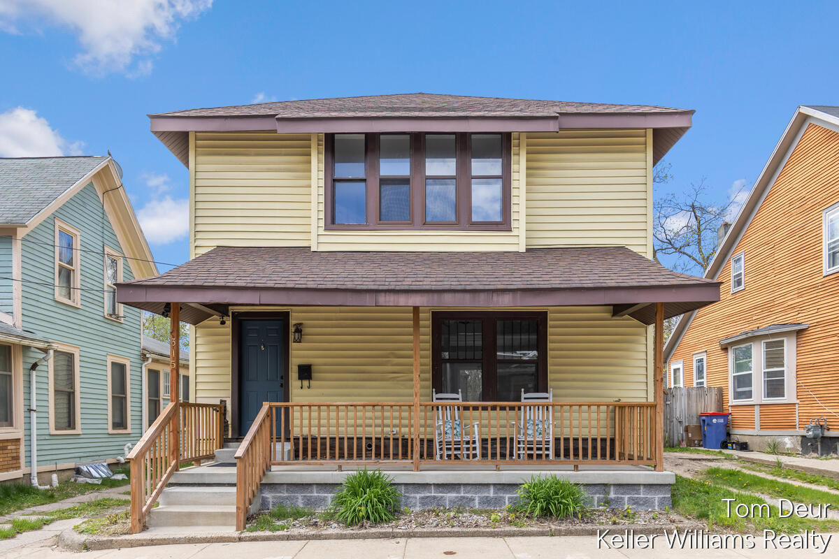 315 Donald Place SE