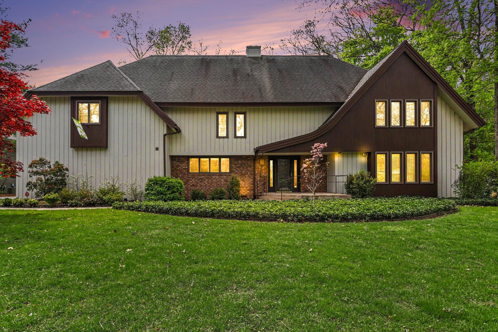 1415 Holiday Lane