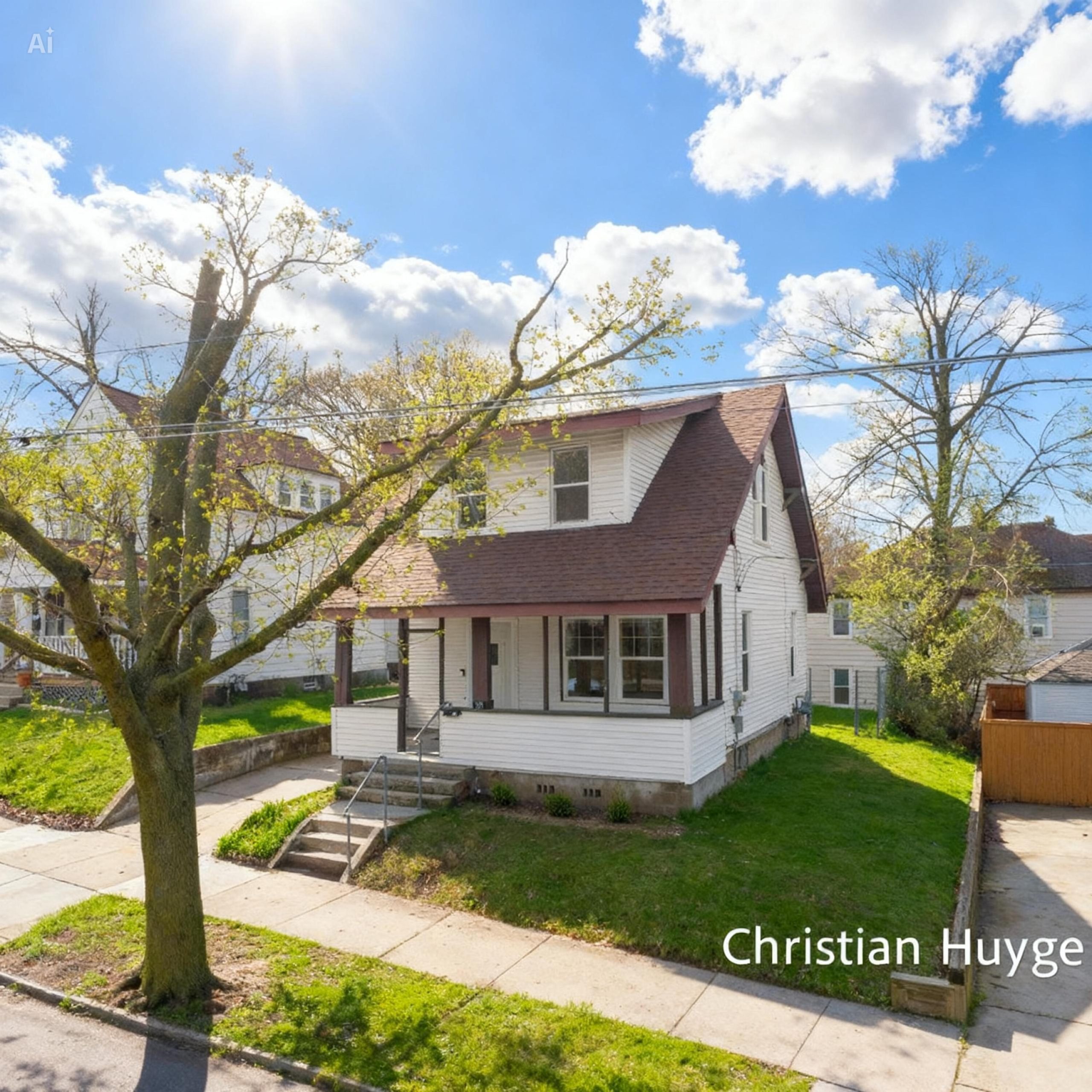 319 Houseman Avenue NE