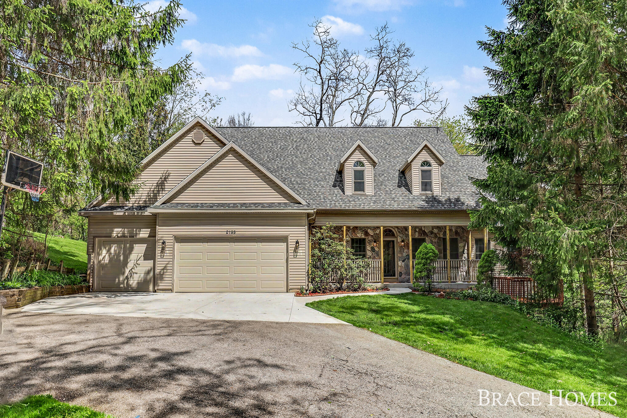 2155 Timber Valley Drive NE