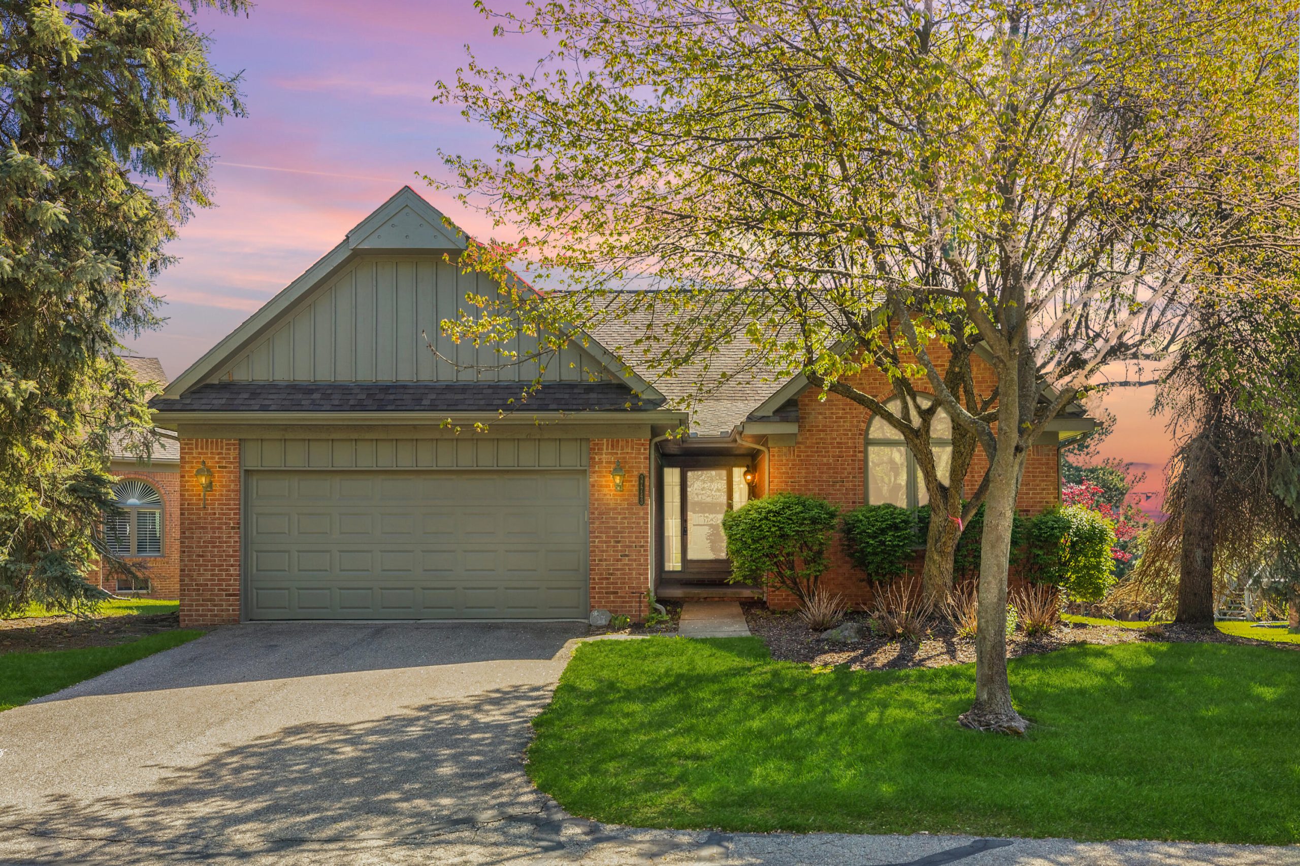 37743 Avon Lane