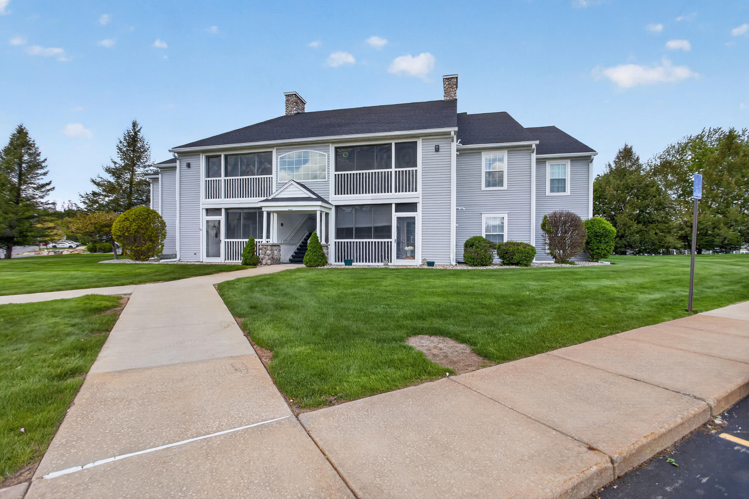 773 W Barrington Circle