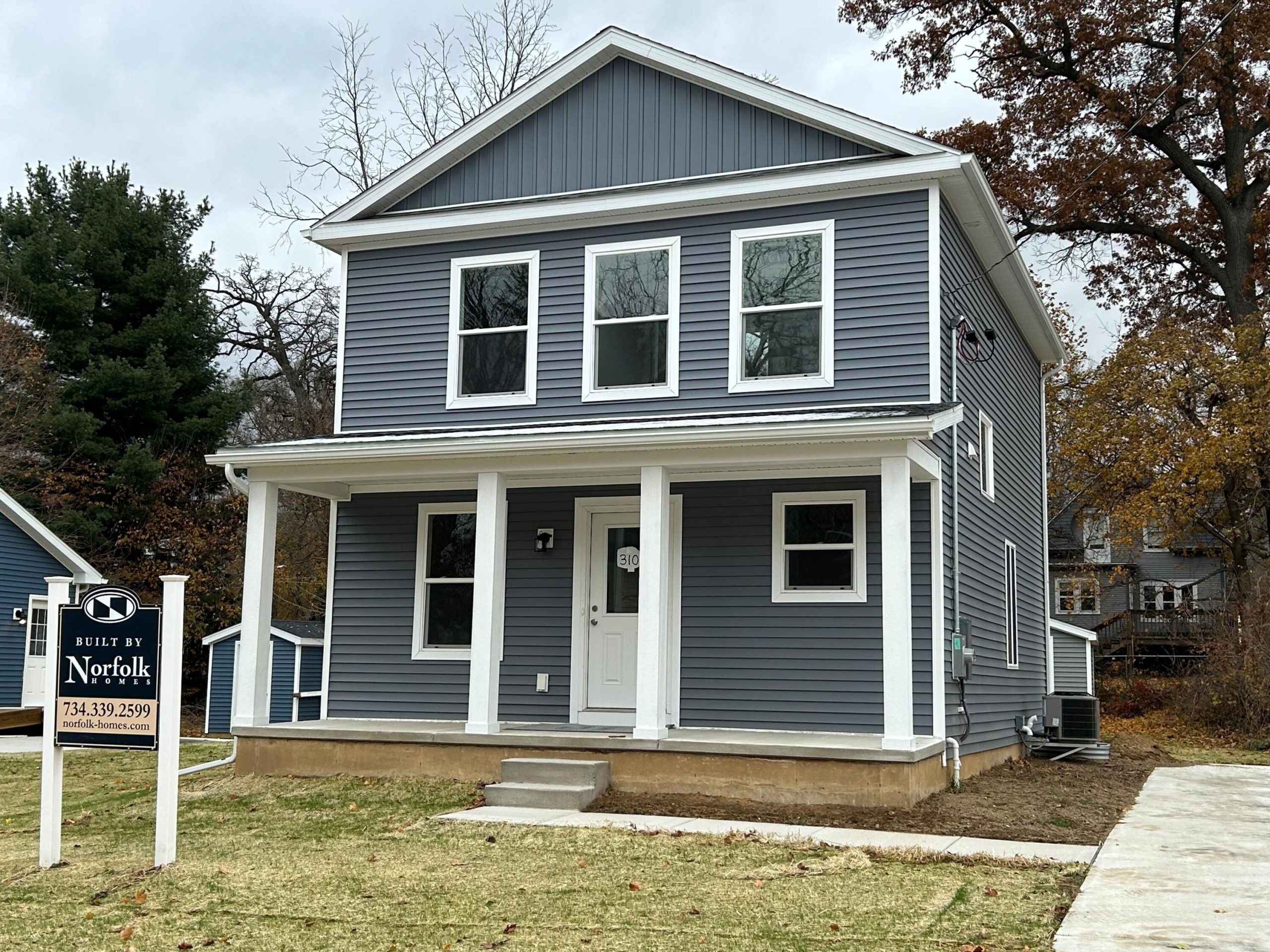 709 Lansing Avenue