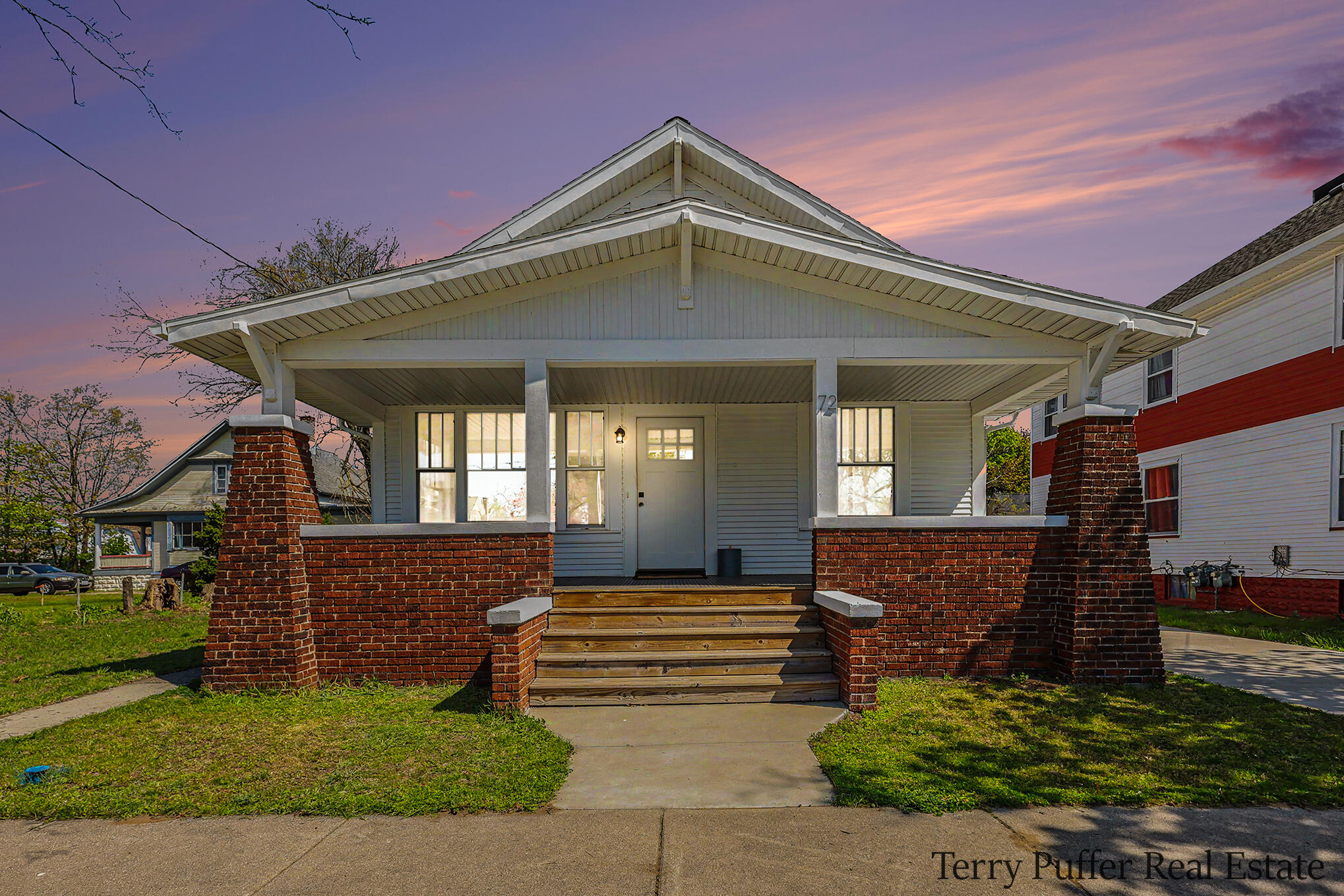 72 E Grand Avenue