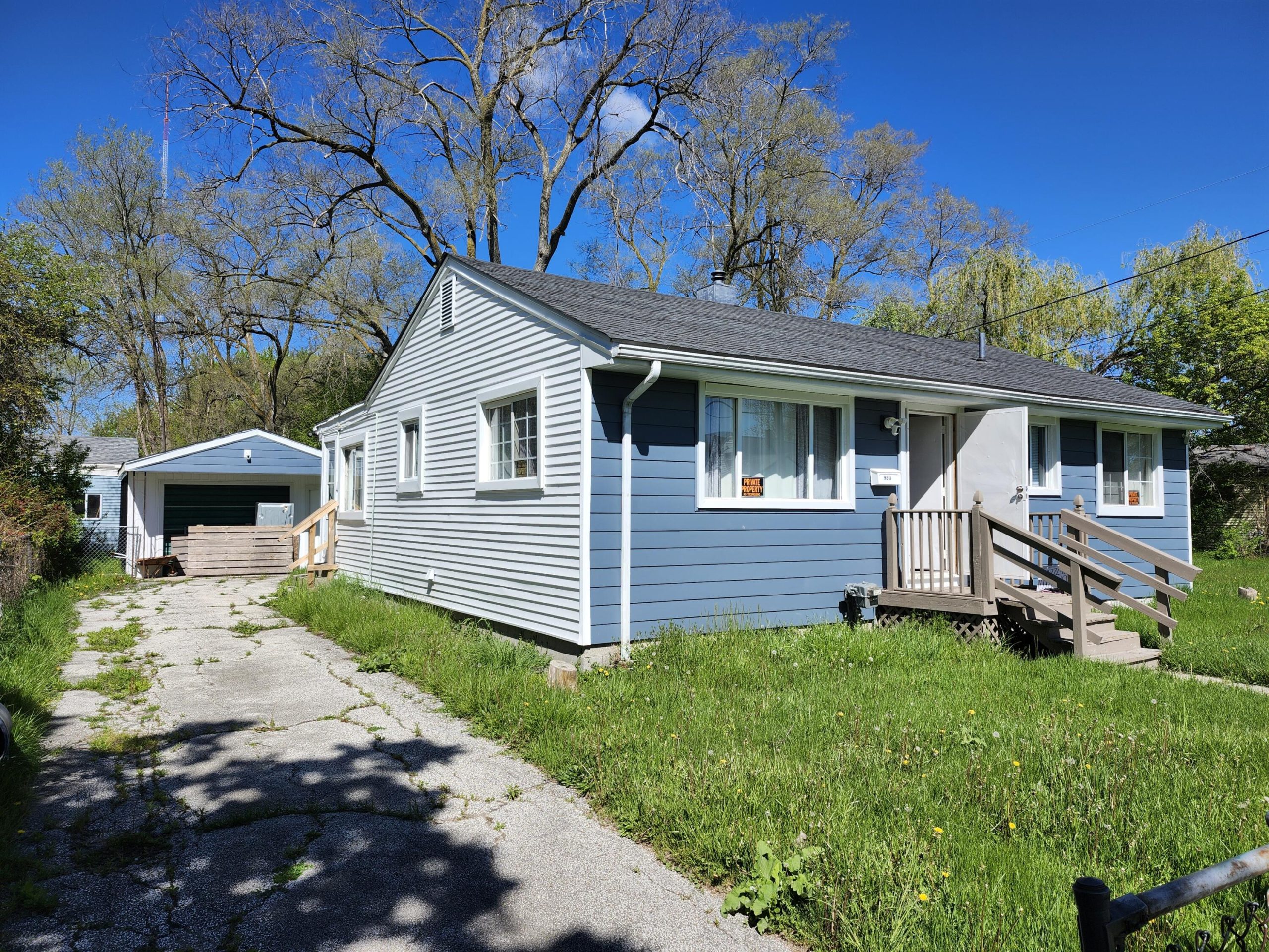 933 S 17th Street