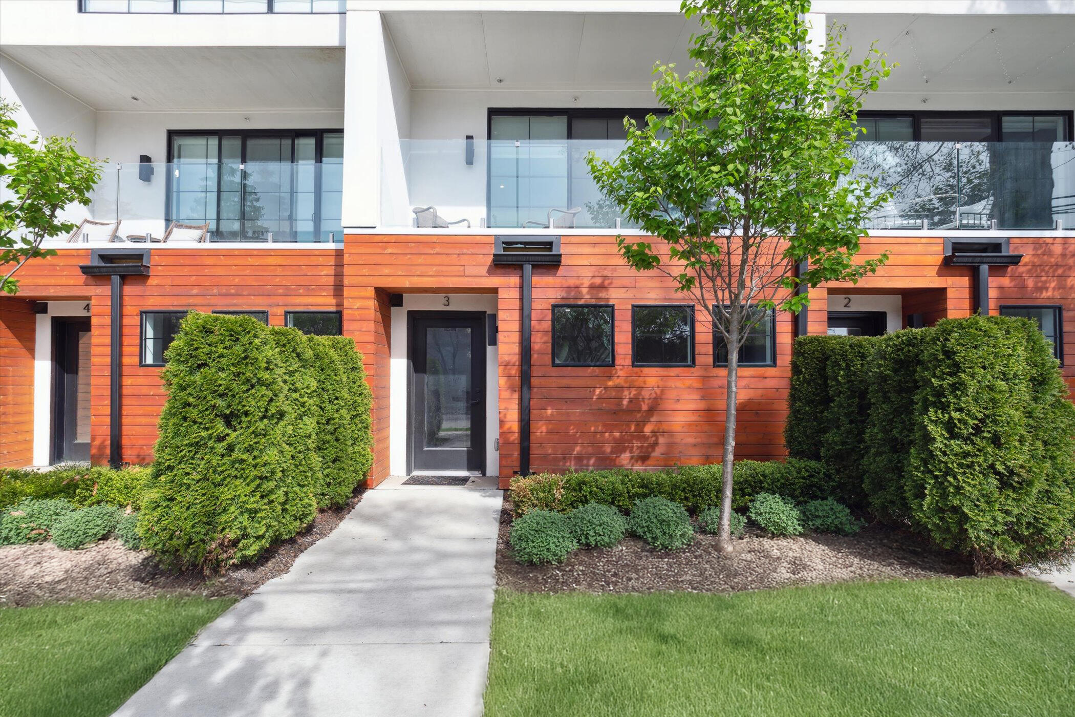 533 E Harrison Unit: 3