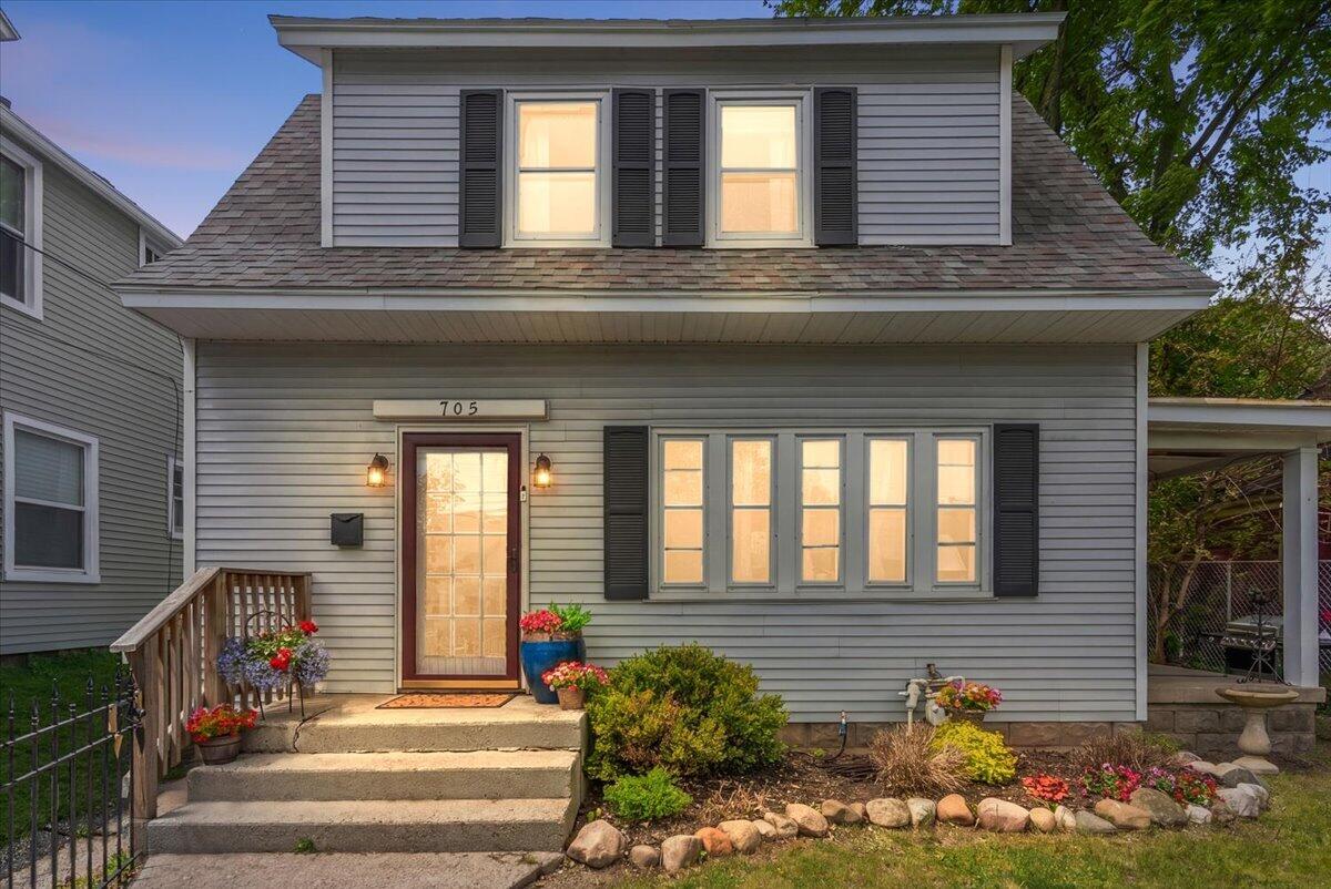 705 Lafayette Avenue NE