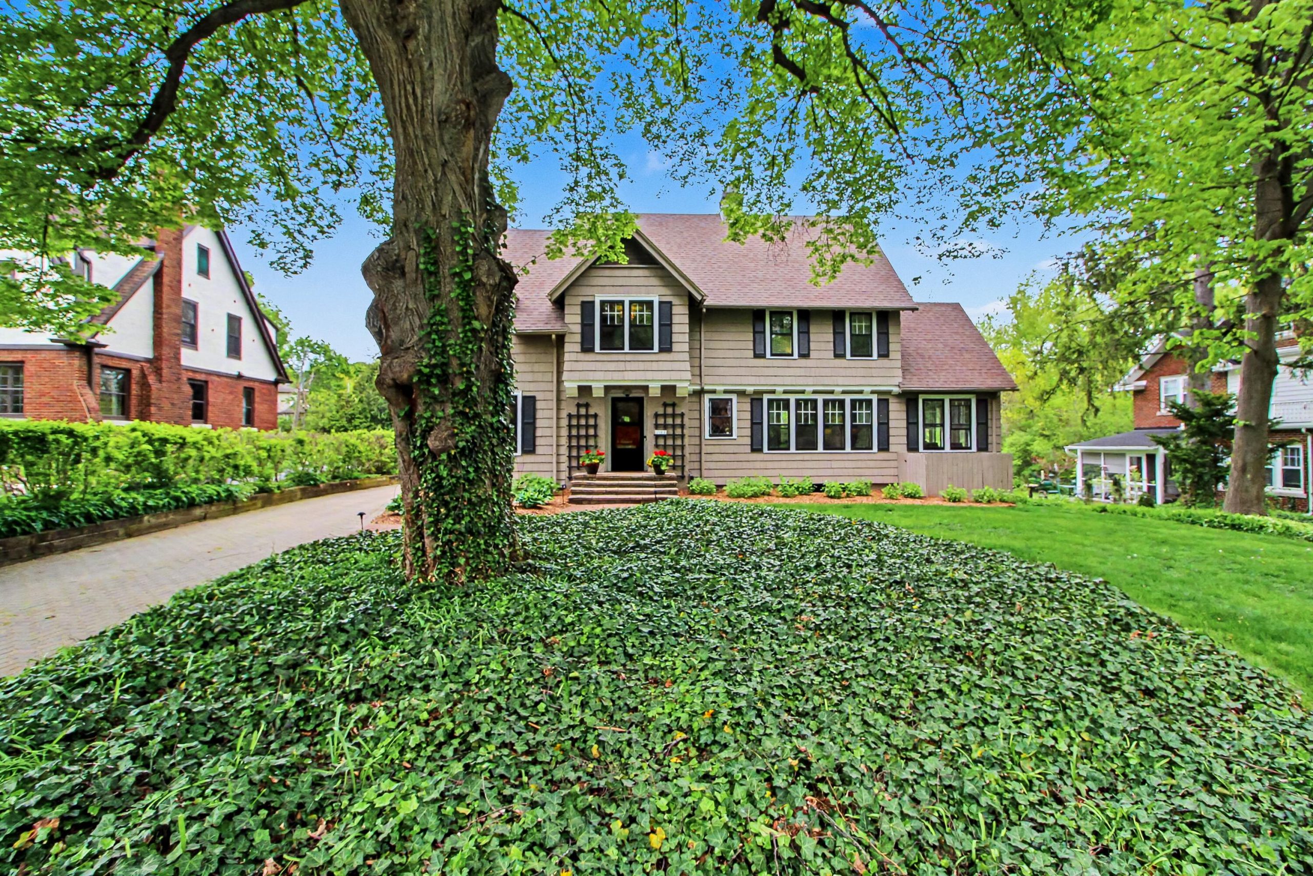 2105 Devonshire Road