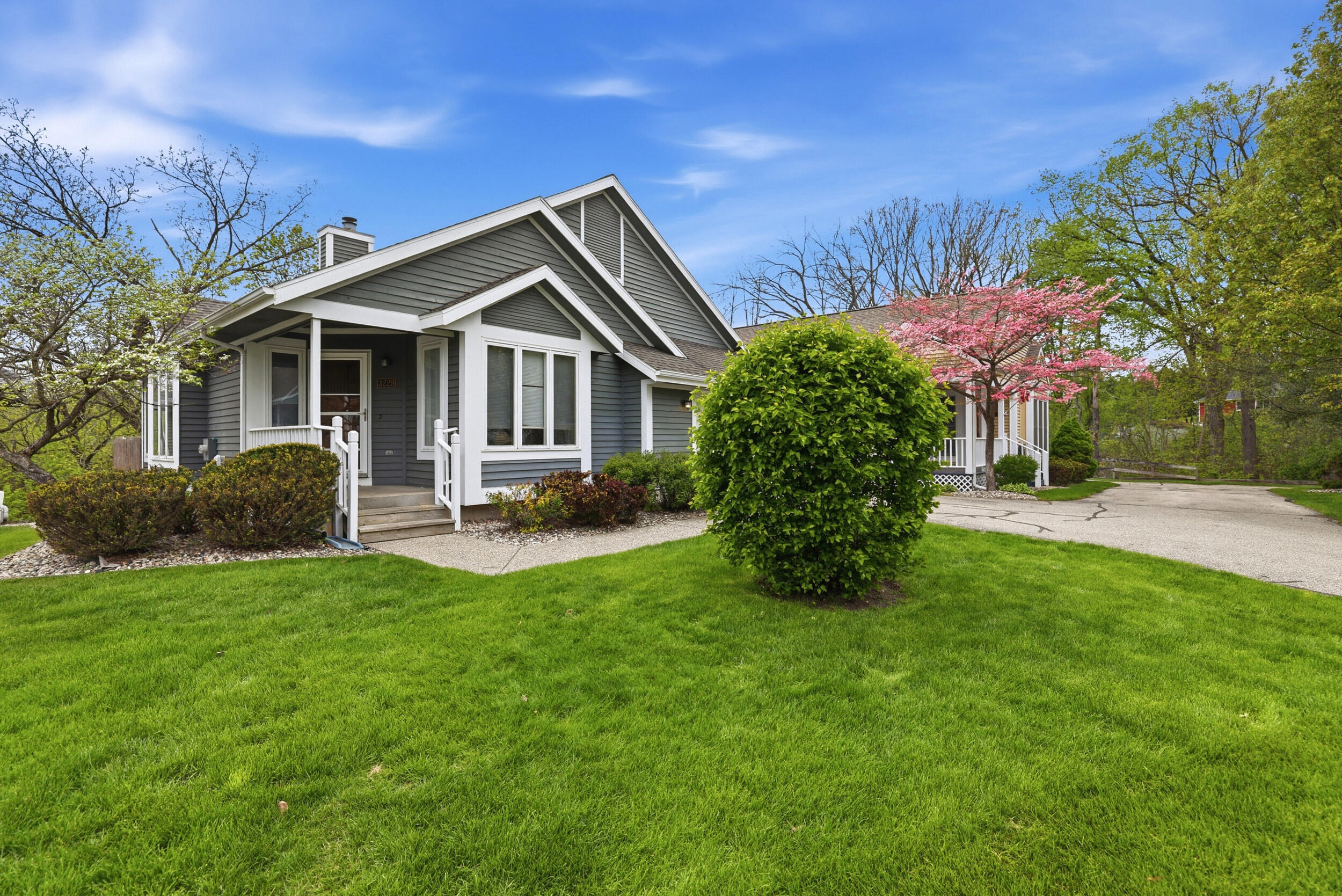 3229 Woodberry Drive SE