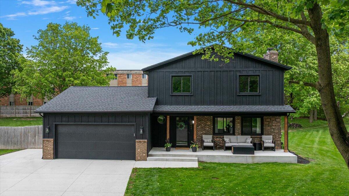1944 Lenawee Road SE