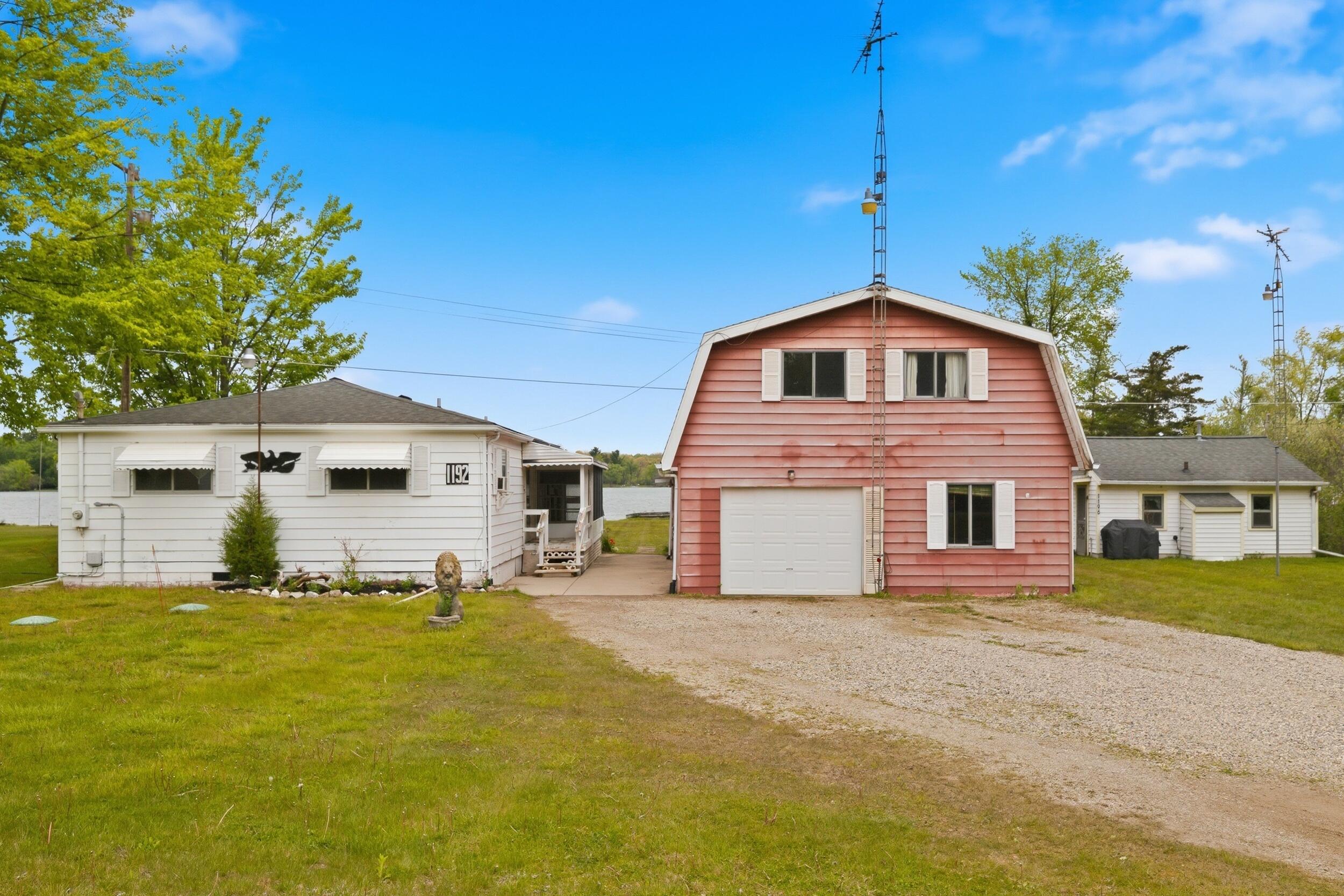 1192 Lakeview Drive