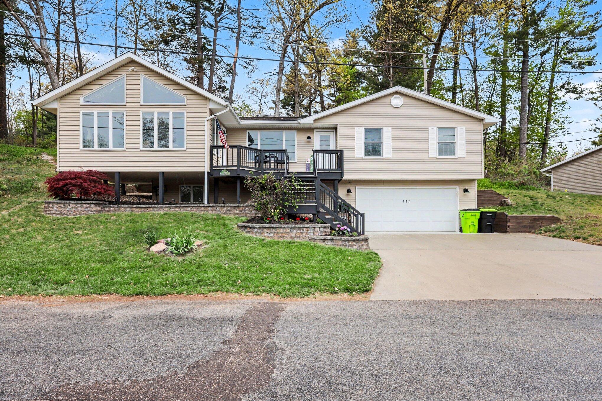 327 W Baldwin Lake Drive