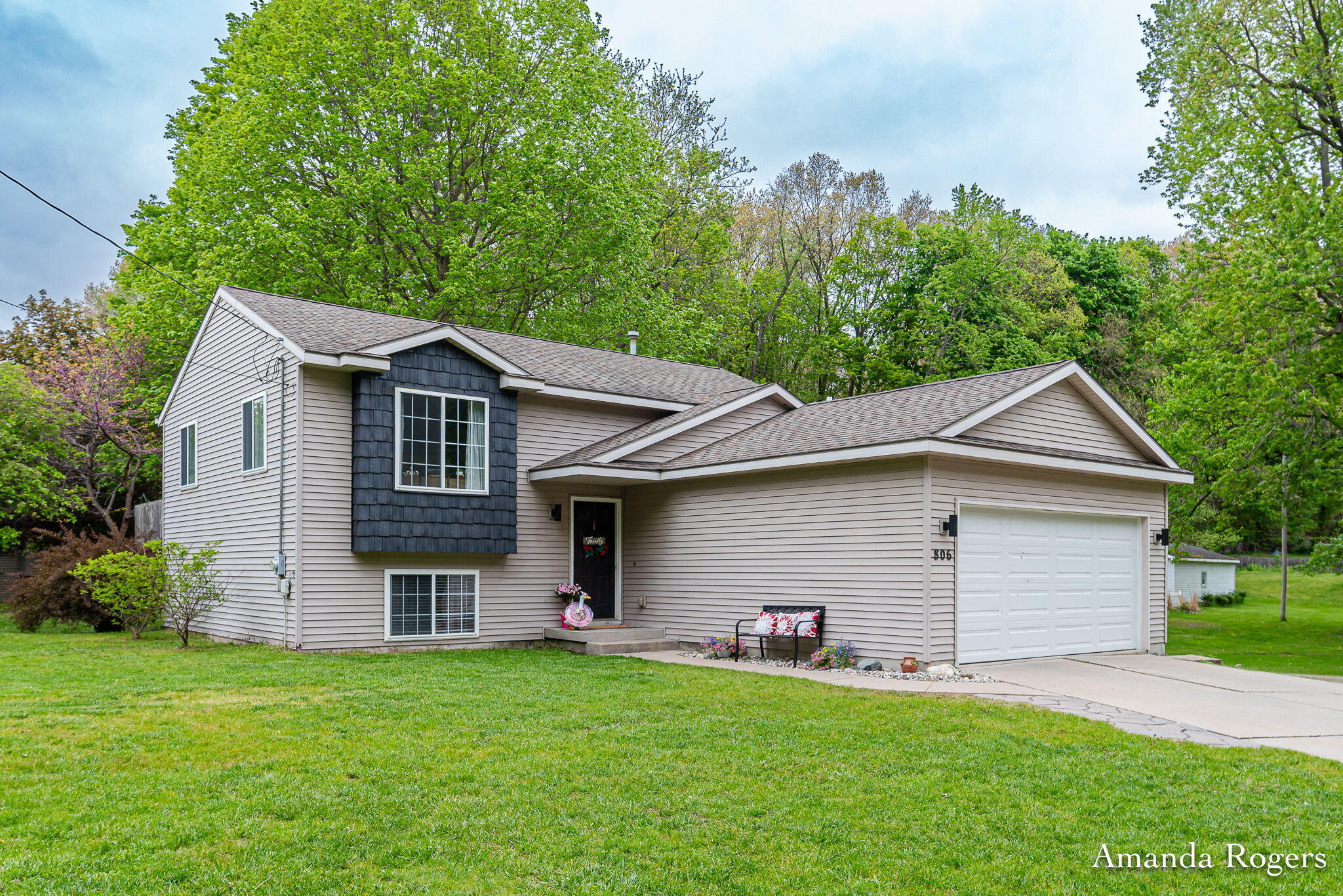 806 Grindle Drive SE