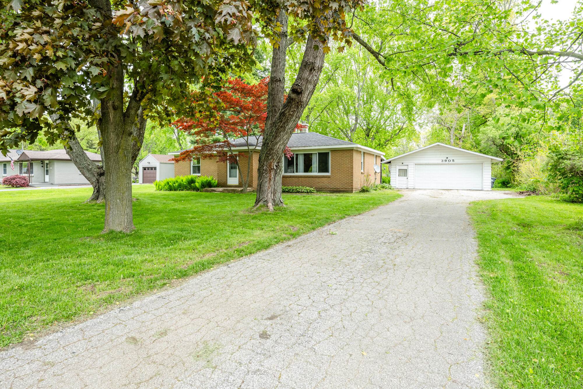 3905 Meadow Lane