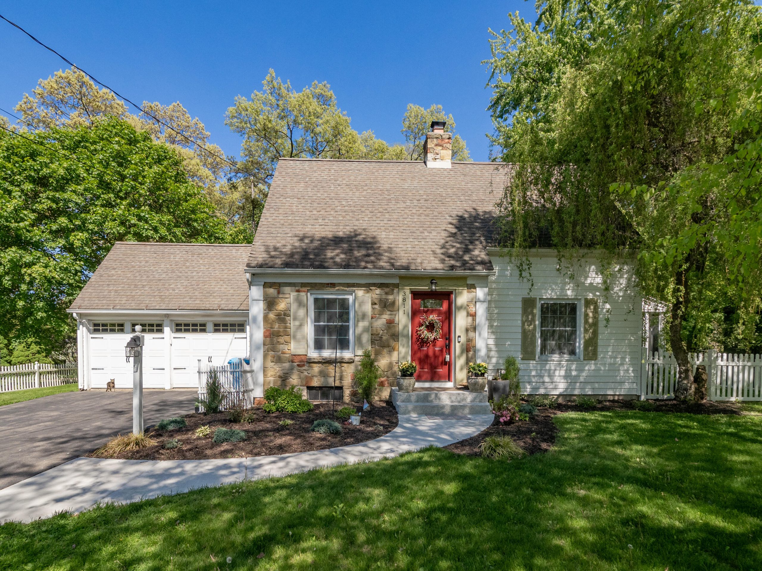 3811 Old Colony Road