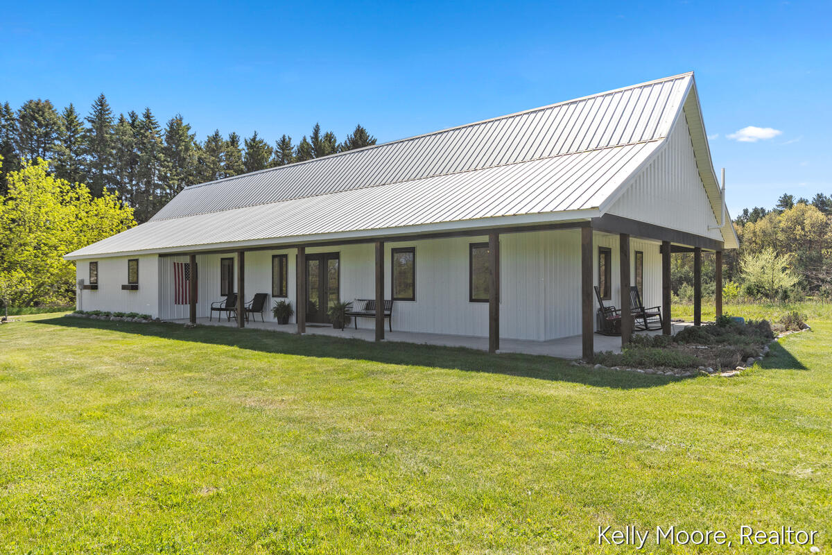 11117 W Snows Lake Road