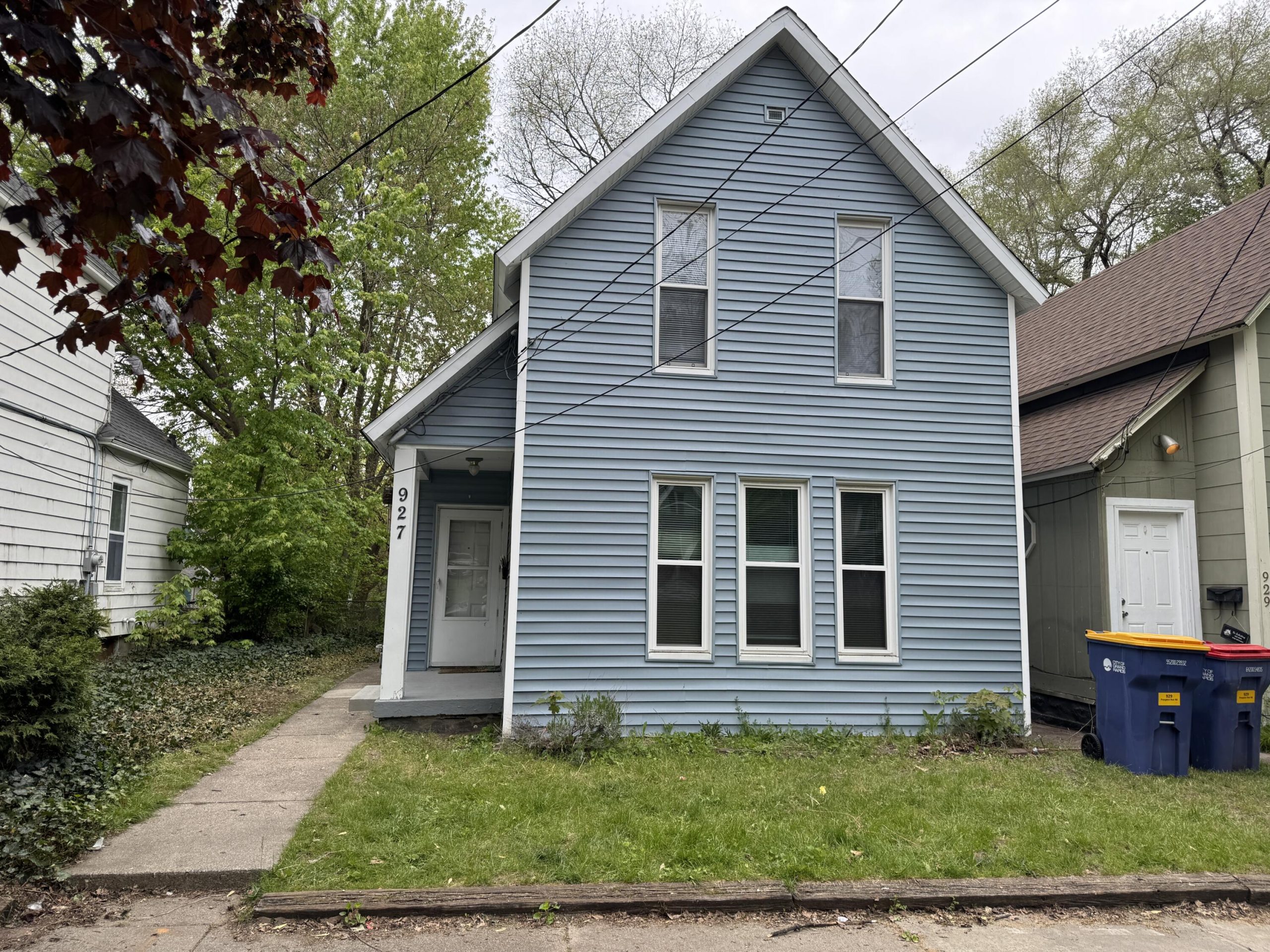 927 Prospect Avenue NE