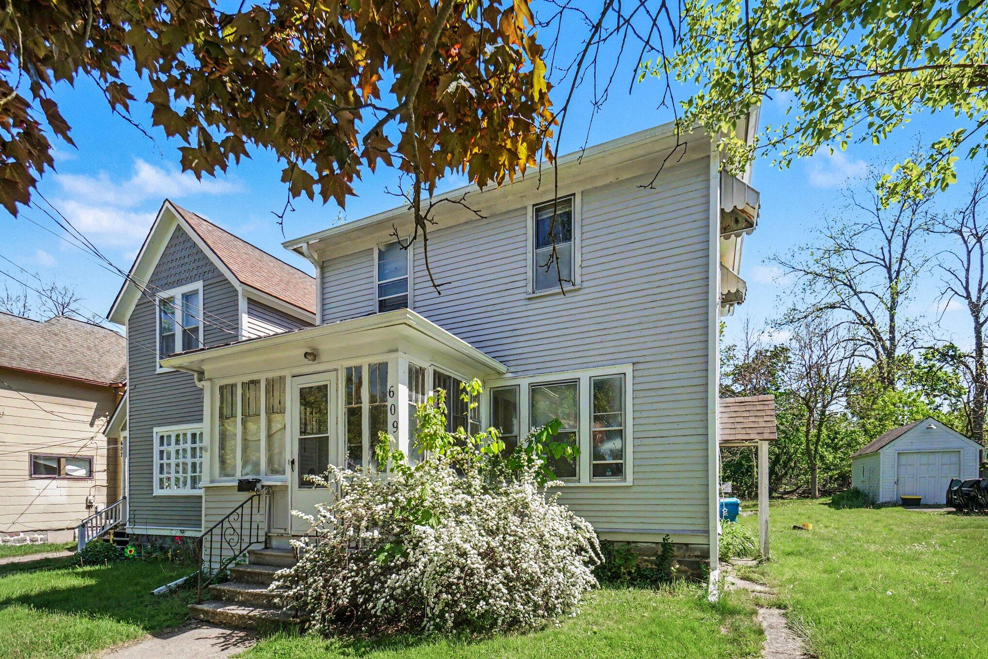 609 McCourtie Street