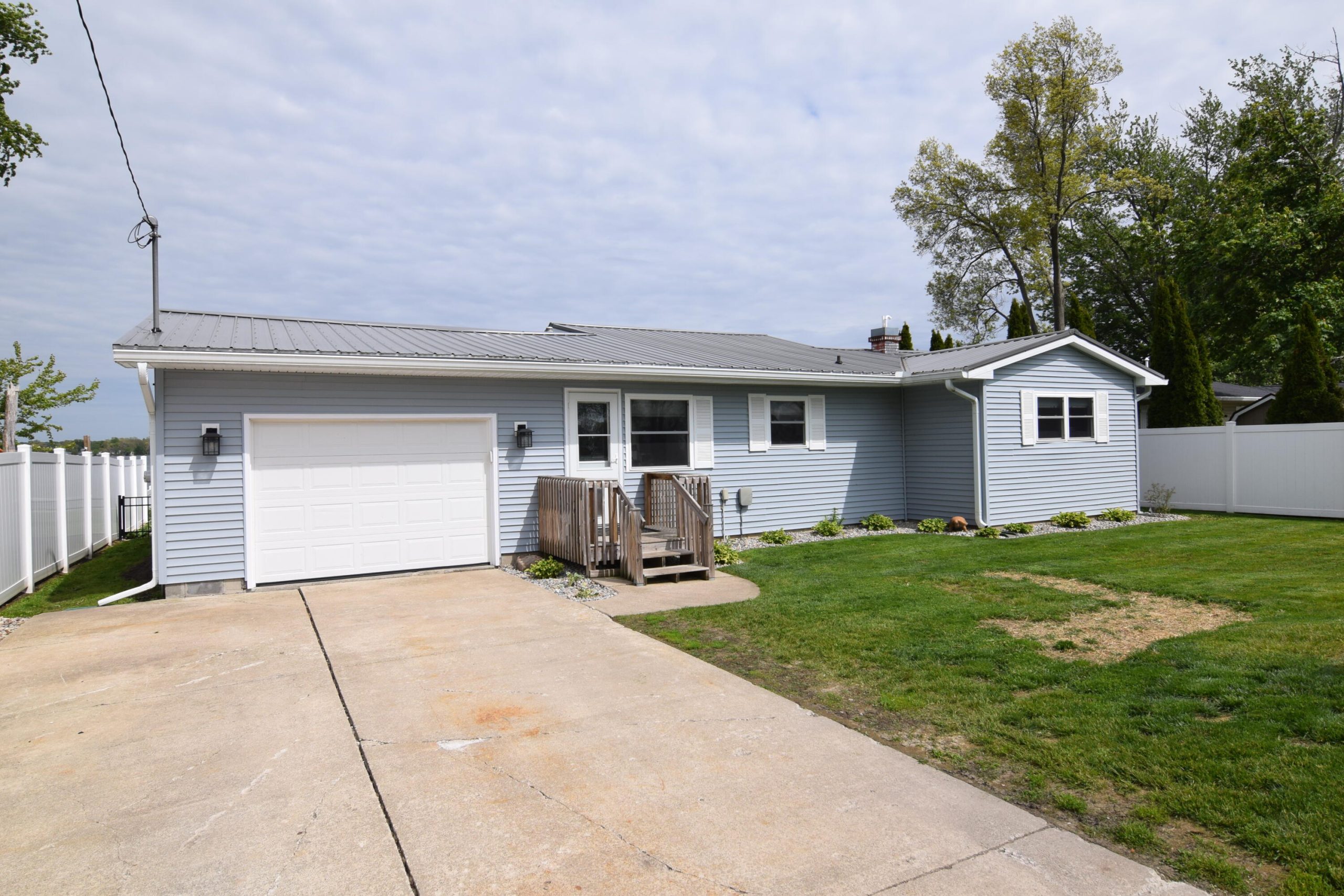 912 West Shore Road