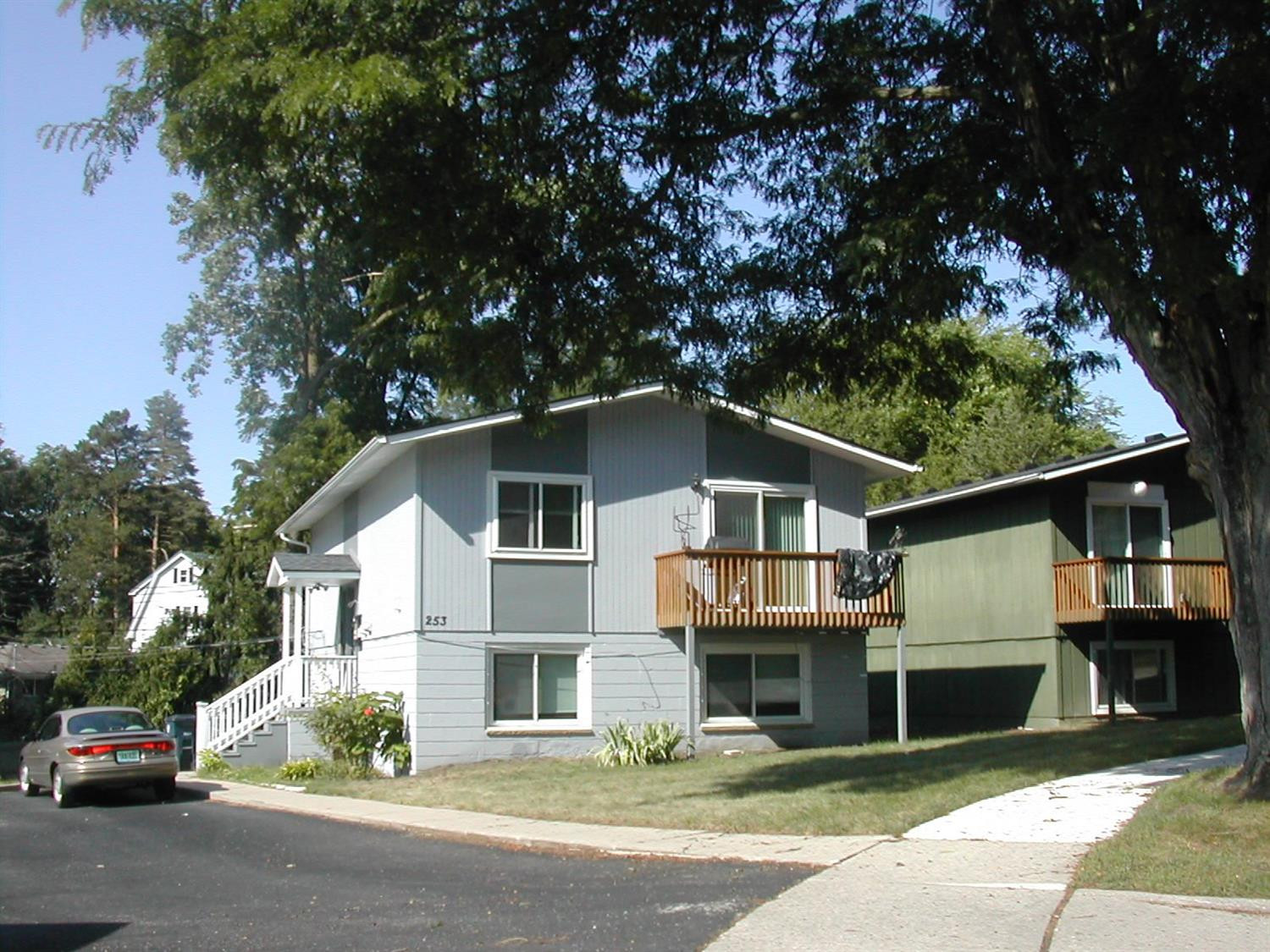 253 Brookridge Court Unit: 1