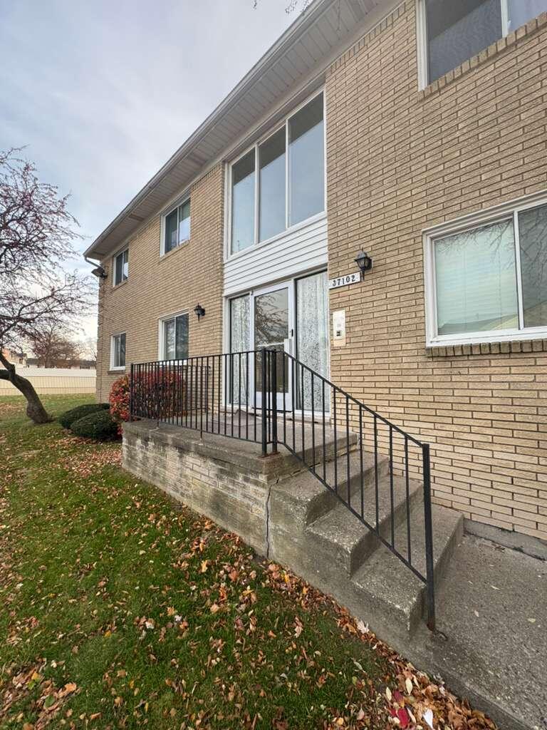 37102 Aberdeen Drive Unit: 10