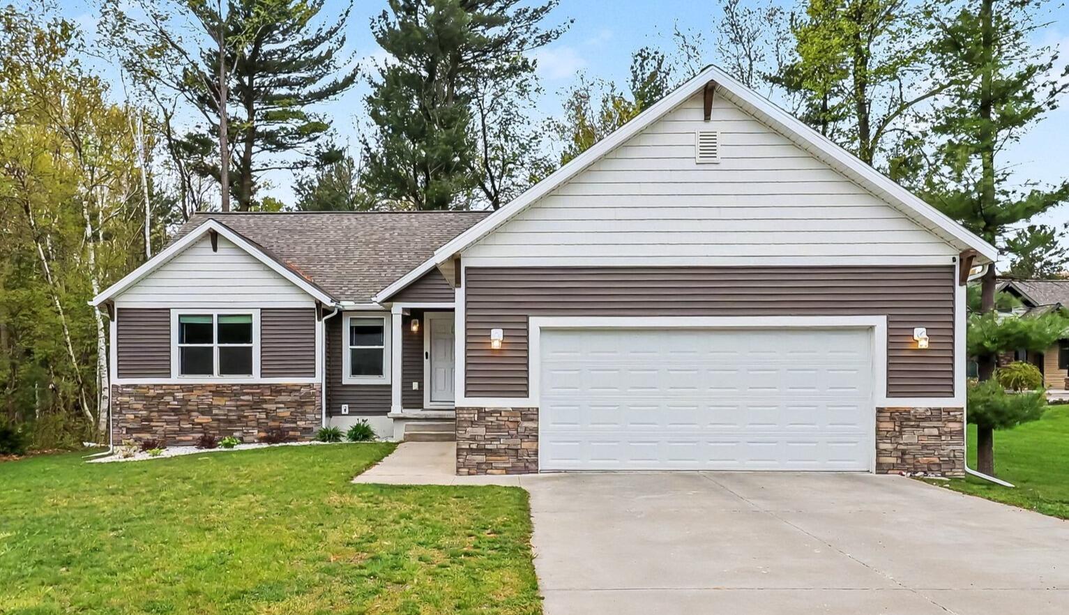 1161 N Hillside Drive