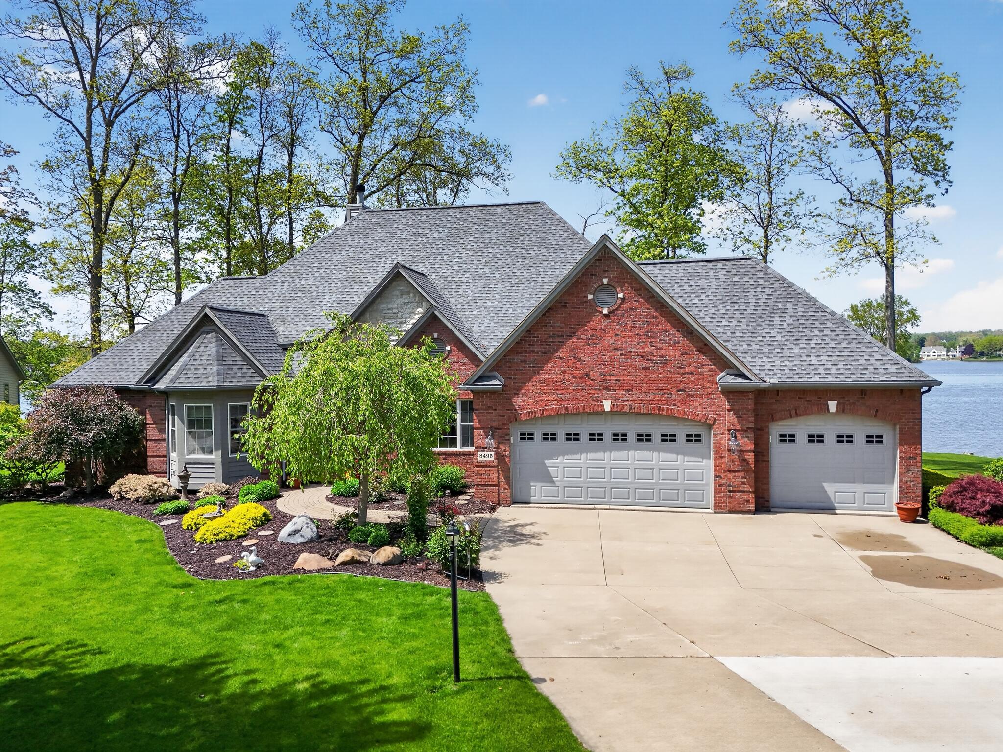 8495 O’Dowling Drive