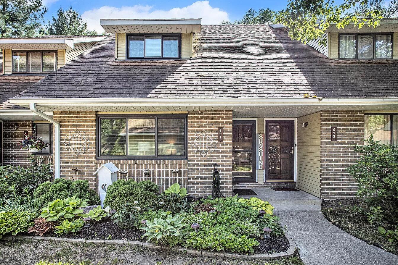 641 Eiffel Drive