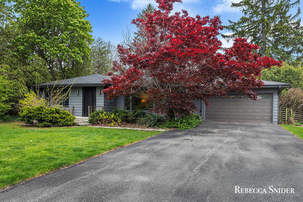 3134 Midland Drive SE
