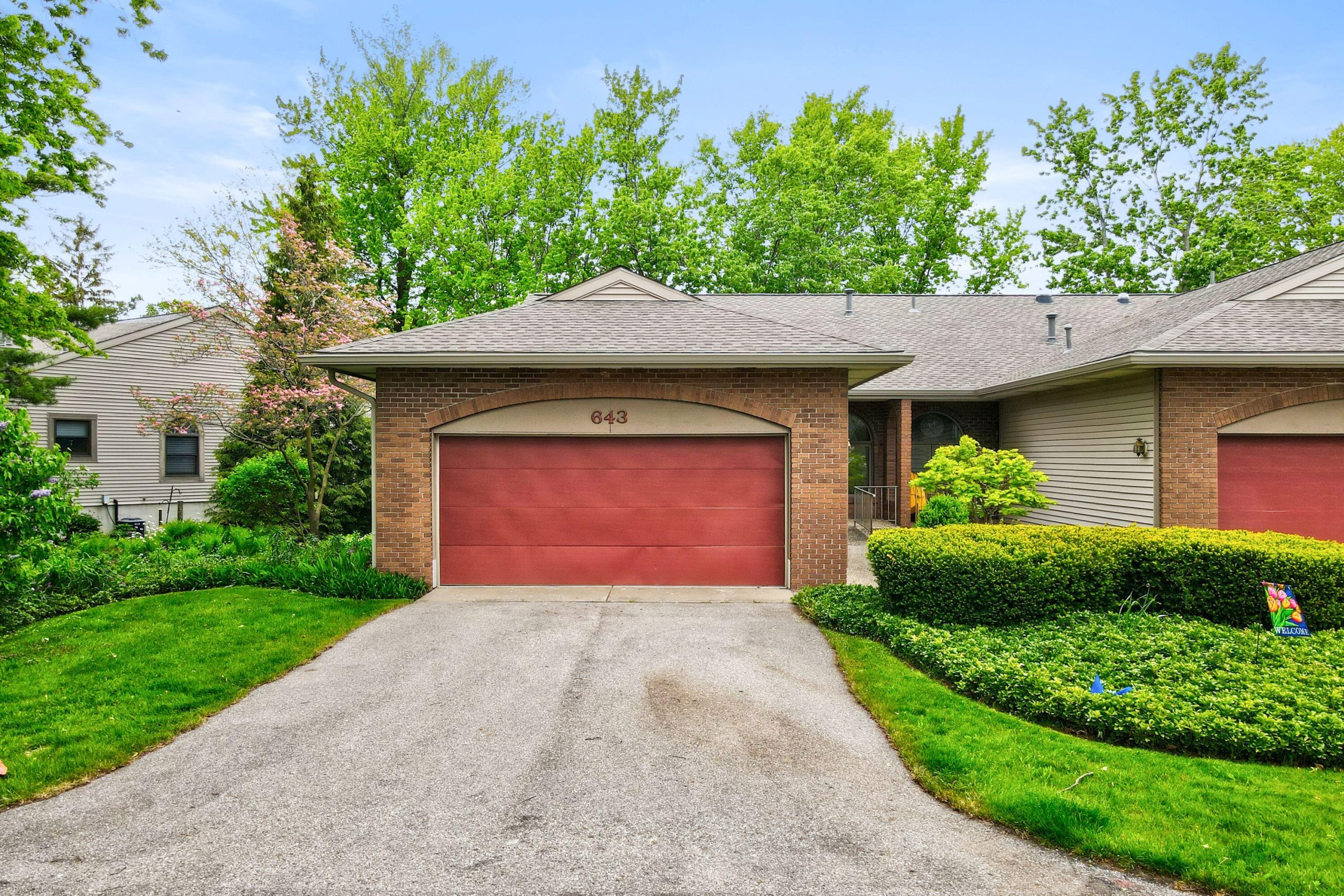 643 Crestview Street Unit: 27