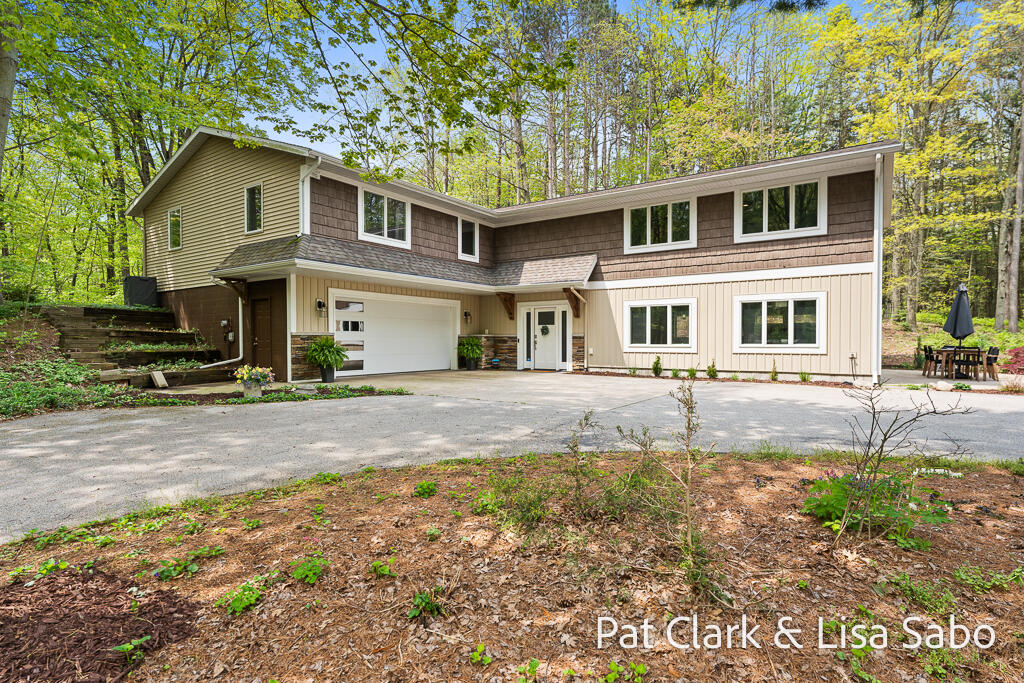 16580 Lake Michigan Drive