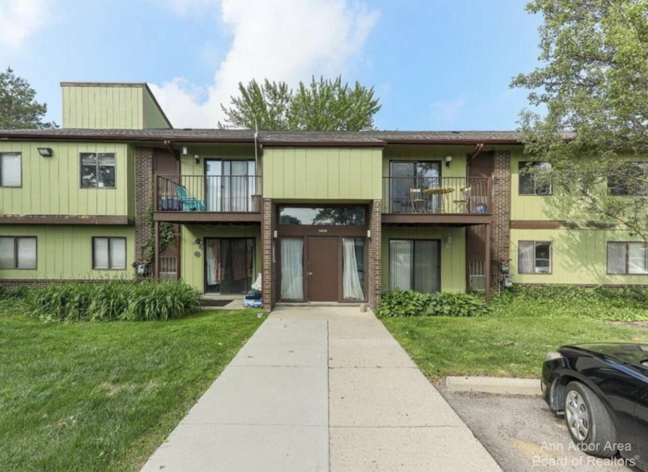 1472 W Chateau Vert Street Unit: #D
