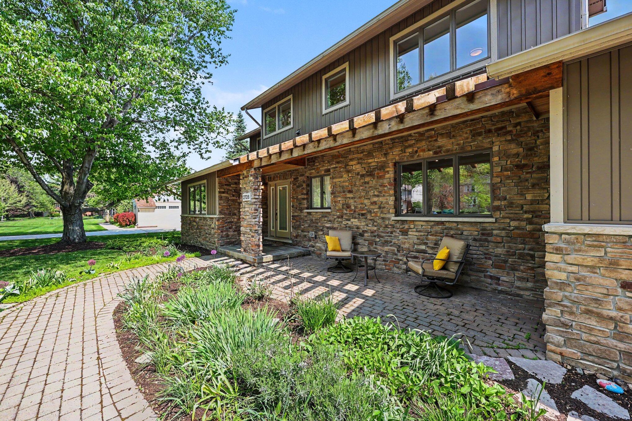 2728 Holyoke Lane