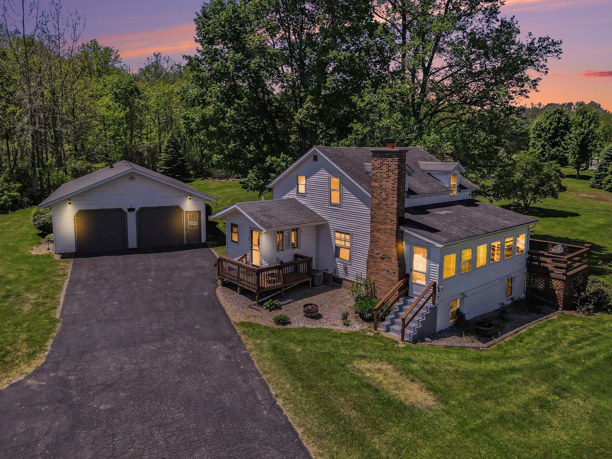 588 River Road