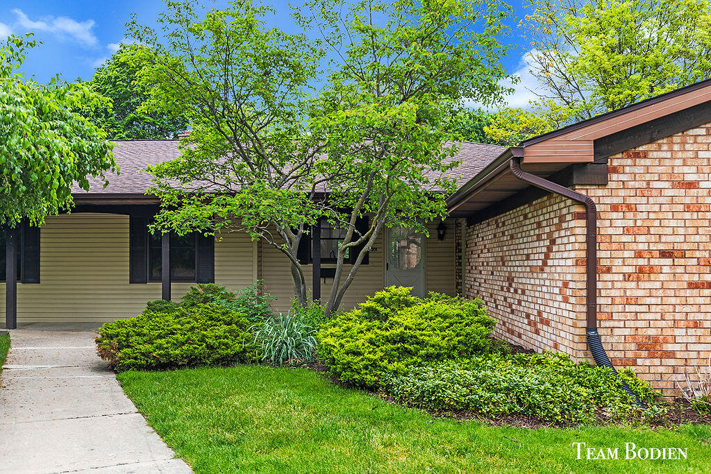201 BONA VISTA Drive NW Building: 1 Unit: 21