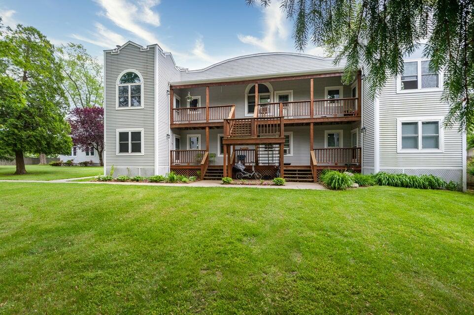 7374 North Shore Drive Unit: 17